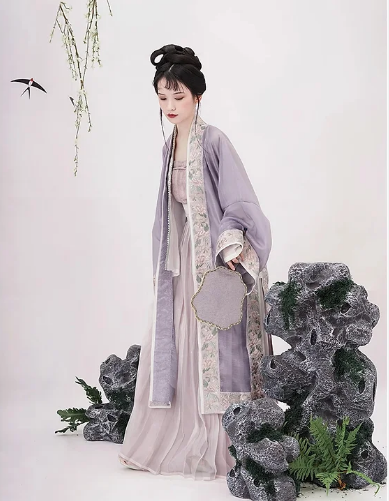 How did Hanfu evolve during the Song Dynasty