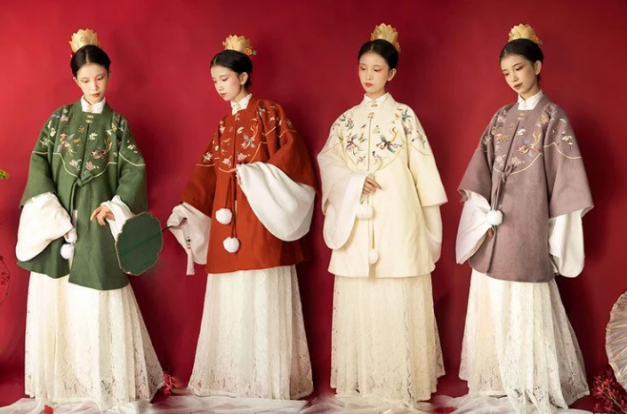 What is the significance of colors in Hanfu
